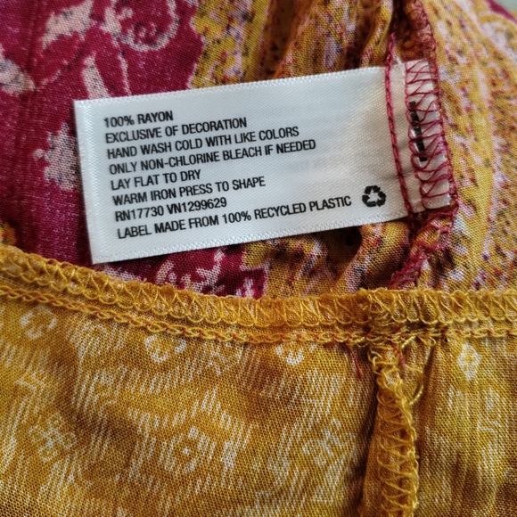 Xhilaration Cold Shoulder Top - Picture 5 of 6